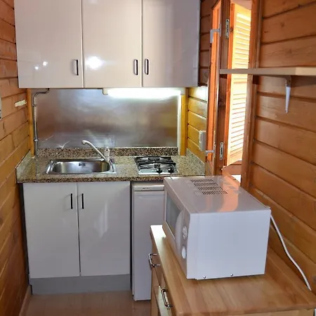 Camping Vell Emporda * Garriguella